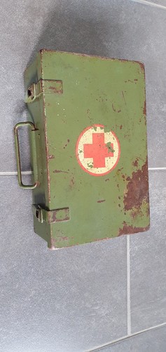 Alter metall verbandkasten - alter,
