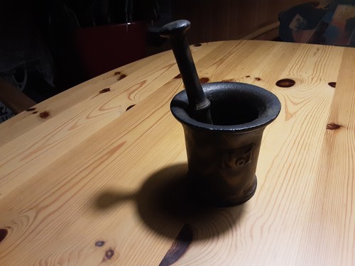 Alter mörser mit - alter,
